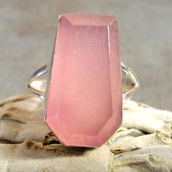 Vintage Jewelry - HP🎉 Native Rose Quartz Gemstone Ring 7 Sterling Silver 925 Coffin Cut Boho Mod